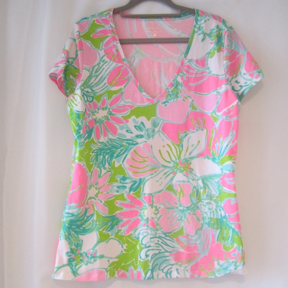 Lilly Pulitzer Tops - Lilly Pulitizer L V neck Bright Floral Shirt 38" B